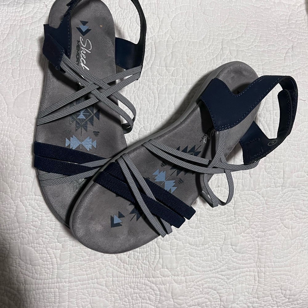 Skechers Women's Navy and Gray Sandals